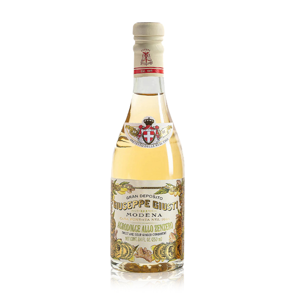 Flasche Giusti Agrodolce allo Zenzero Balsamico, präsentiert vor hellem Hintergrund – eine edle Mischung aus süß-saurem Essig und Ingwer, ideal für kreative Gerichte.